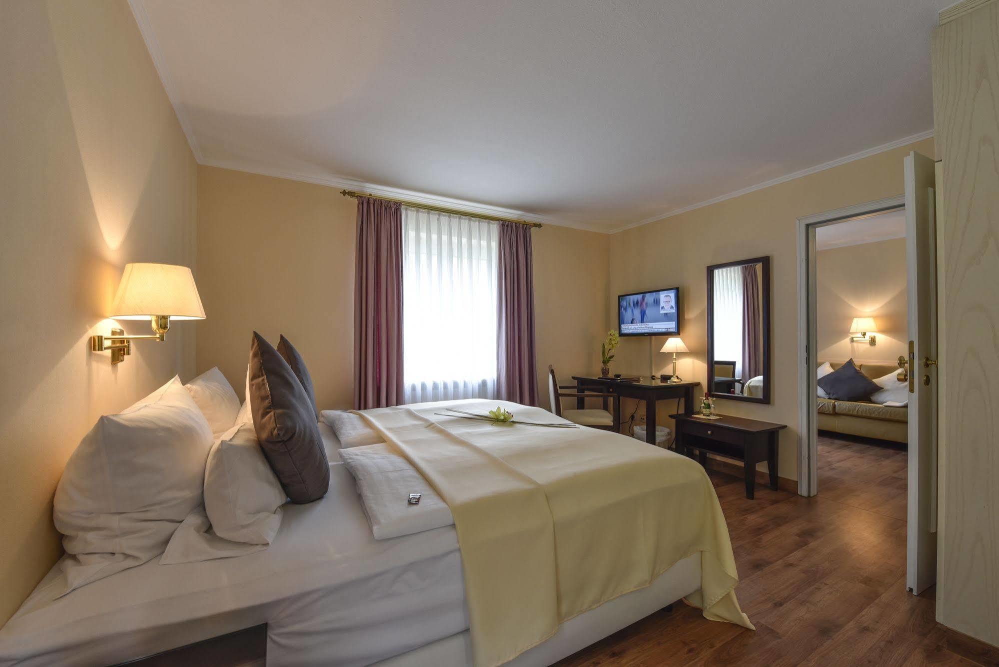 Osterfeld Atrium Hotel Amadeus מראה חיצוני תמונה