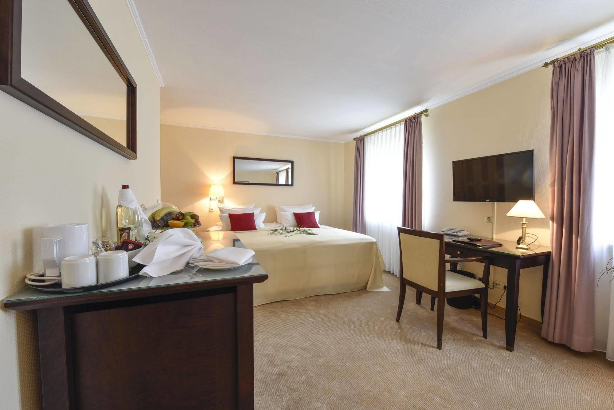 Osterfeld Atrium Hotel Amadeus מראה חיצוני תמונה
