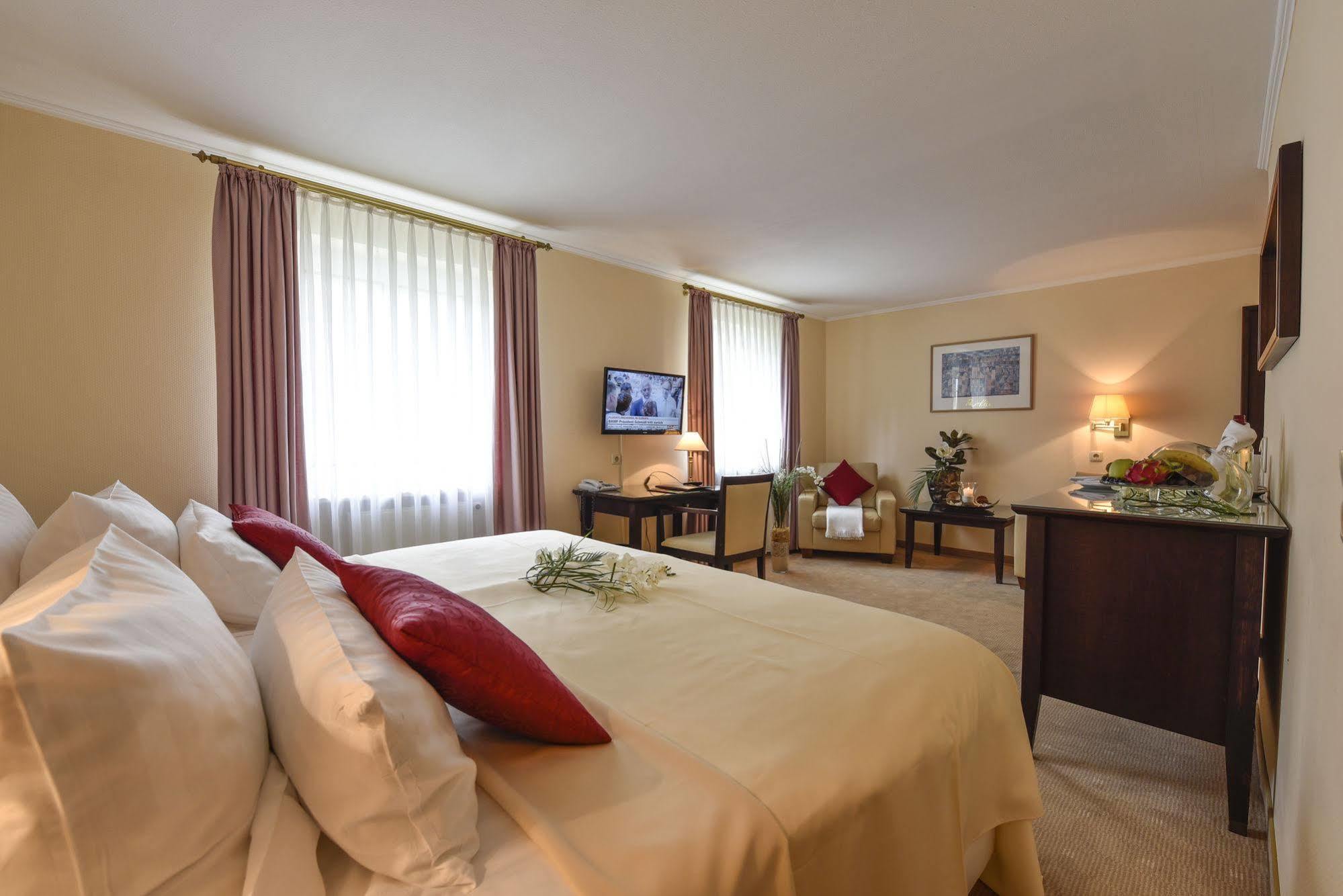 Osterfeld Atrium Hotel Amadeus מראה חיצוני תמונה